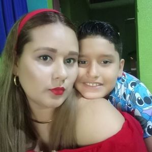 Meet your Posher, Mayra veronica